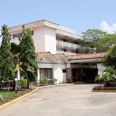Mombasa Beach Hotel Buitenkant foto