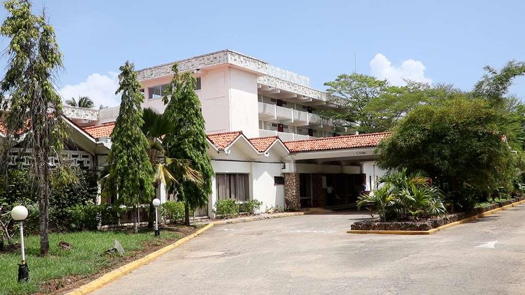 Mombasa Beach Hotel Buitenkant foto